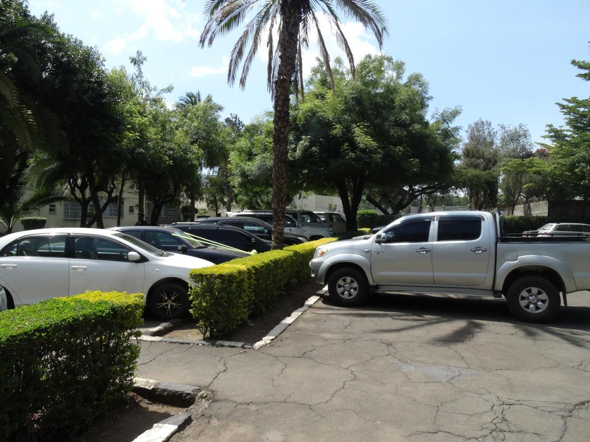 Kunste Hotel Nakuru Extérieur photo